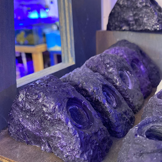 FRH 2 holes PYRAMID Frag Rocks